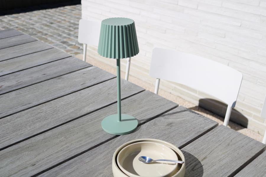 Lucide JUSTINE - Rechargeable Table lamp Indoor/Outdoor - Battery pack - LED Dim. - 1x2W 2700K - IP54 - With wireless charging pad - Green - atmosphere 1